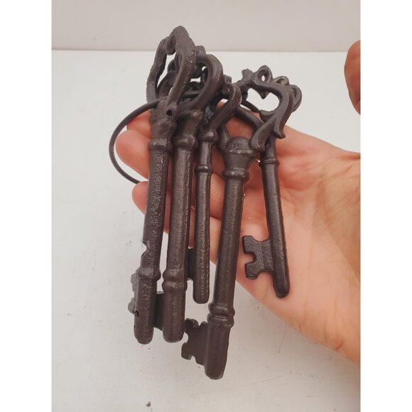 Cast iron SKELETON KEYS, Cast ring, Cast decor, old jailer keys, realtor gift, - Picture 7 of 10